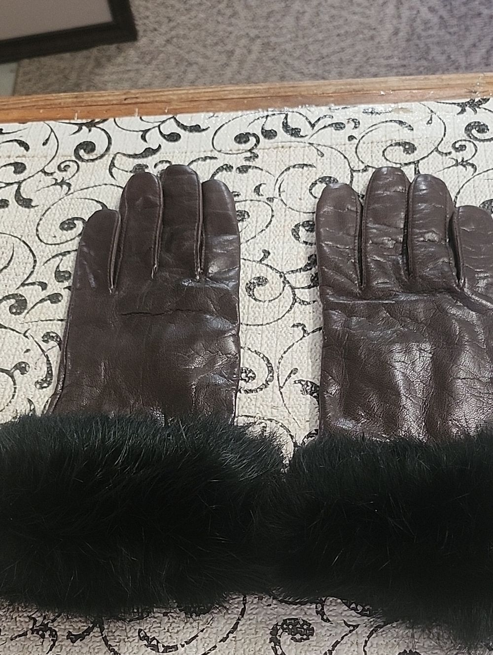 Fownes Brown Leather Gloves with Black Fur Cuff